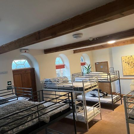 Llanfyllin Workhouse - Y Dolydd Hostel Bagian luar foto
